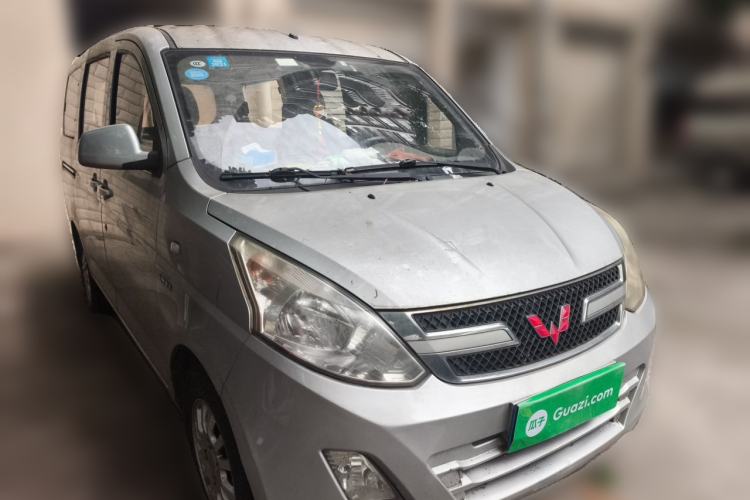 Used Wuling Rongguang V 2016 1.5L Standard Version Front Right 45 Deg