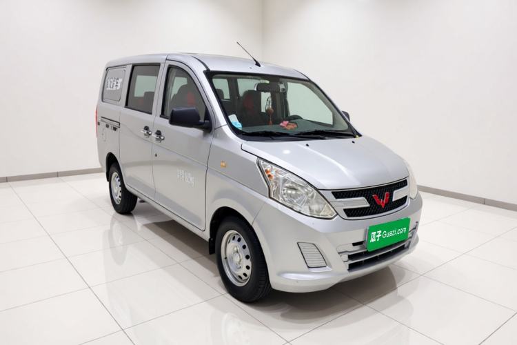 Used Wuling Rongguang V 2016 1.2L Practical Version Front Right 45 Deg