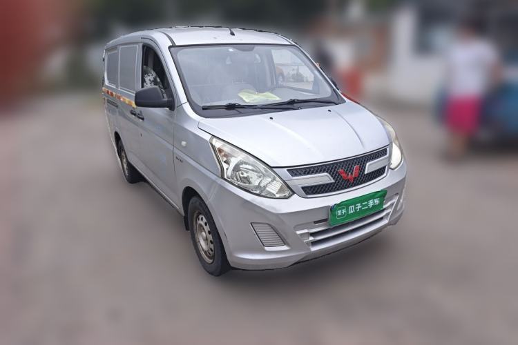 Used Wuling Rongguang V 2016 1.5L Practical Version Front Right 45 Deg