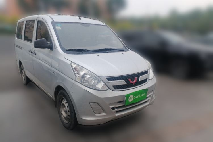 Used Wuling Rongguang V 2016 1.5L Practical Version Front Right 45 Deg