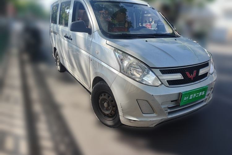 Used Wuling Rongguang V 2016 1.5L Practical Version Front Right 45 Deg