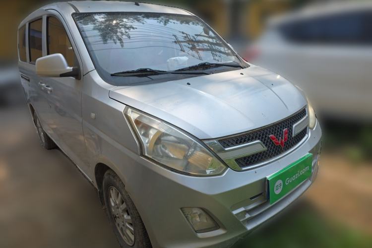 Used Wuling Rongguang V 2016 1.2L Standard Version Front Right 45 Deg