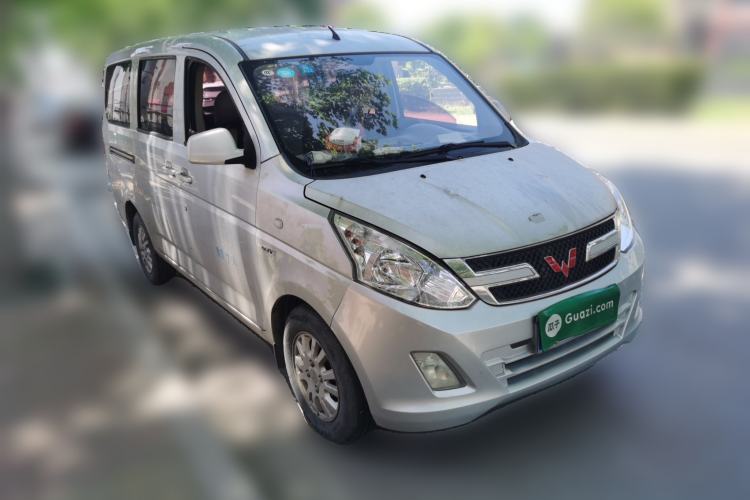 Used Wuling Rongguang V 2016 1.5L Standard Version Front Right 45 Deg