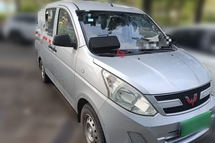 Used Wuling Rongguang V 2016 1.2L Practical Version Front Right 45 Deg