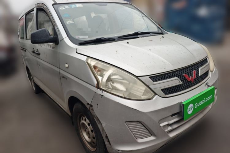 Used Wuling Rongguang V 2016 1.5L Practical Version Front Right 45 Deg