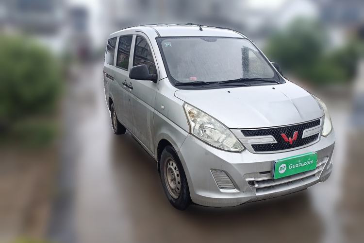 Used Wuling Rongguang V 2016 1.2L Practical Version Front Right 45 Deg