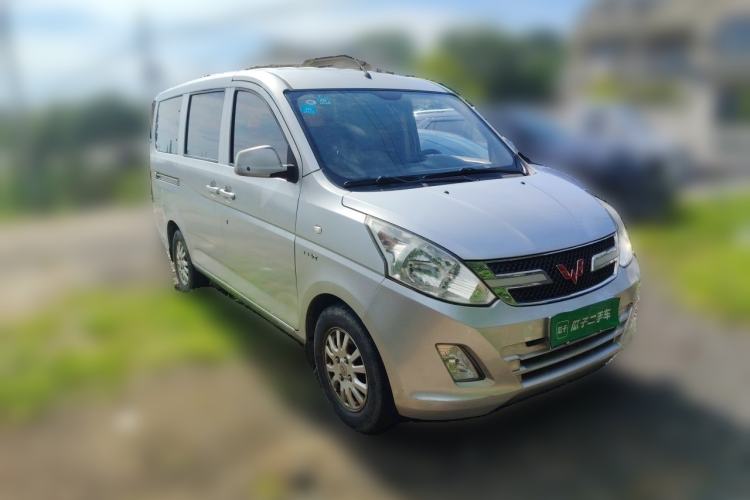 Used Wuling Rongguang V 2016 1.5L Standard Version Front Right 45 Deg