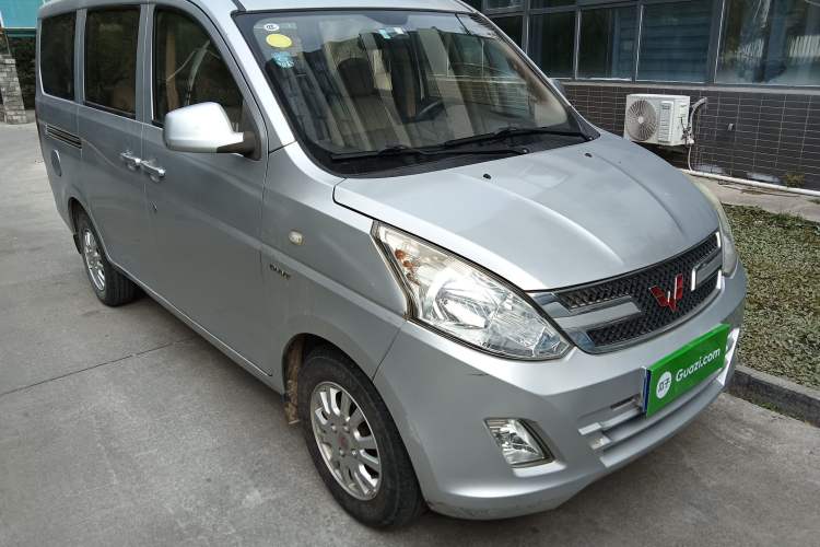 Used Wuling Rongguang V 2016 1.5L Standard Version Front Right 45 Deg