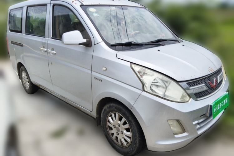 Used Wuling Rongguang V 2016 1.5L Standard Version Front Right 45 Deg