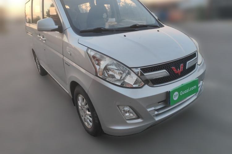 Used Wuling Rongguang V 2016 1.5L Standard Version Front Right 45 Deg