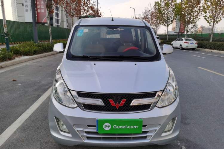 Used Wuling Rongguang V 2016 1.5L Standard Version Front