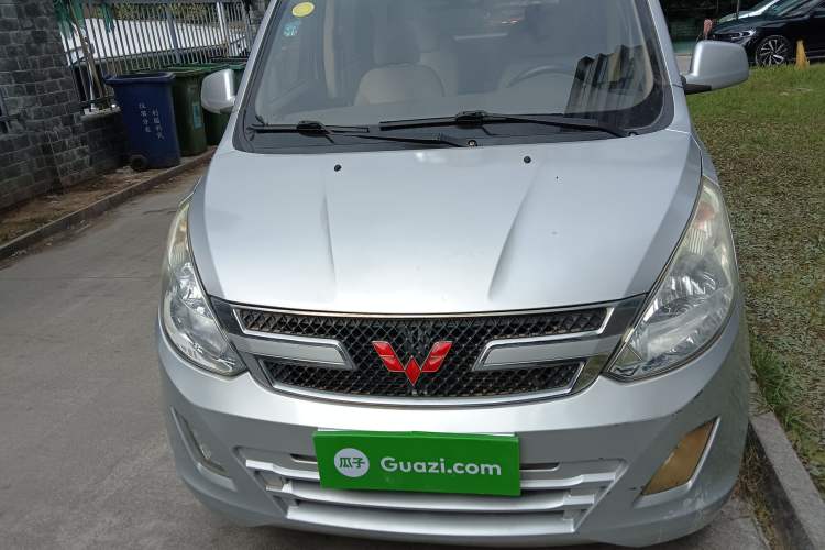 Used Wuling Rongguang V 2016 1.5L Standard Version Front