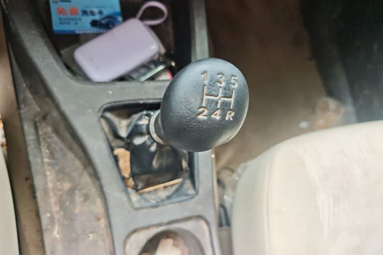 Used Wuling Rongguang V 2016 1.5L Practical Version Gear Lever