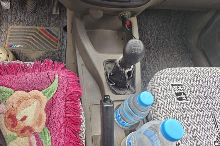 Used Wuling Rongguang V 2016 1.5L Practical Version Gear Lever