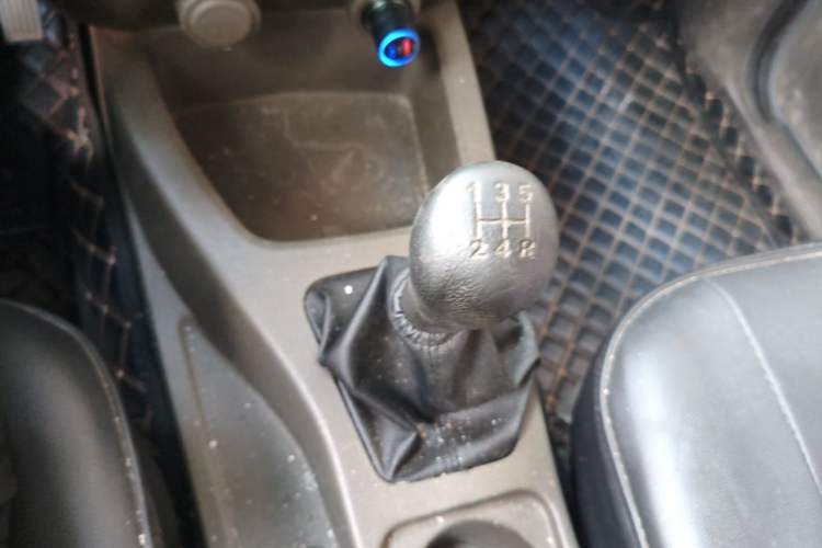 Used Wuling Rongguang V 2016 1.2L Practical Version Gear Lever