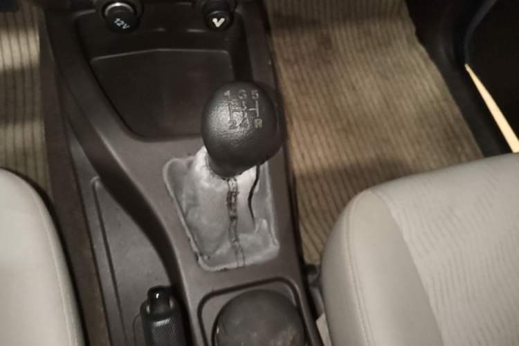 Used Wuling Rongguang V 2016 1.5L Standard Version Gear Lever