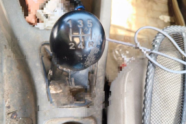 Used Wuling Rongguang V 2016 1.2L Practical Model Non-Power-Assisted Gear Lever