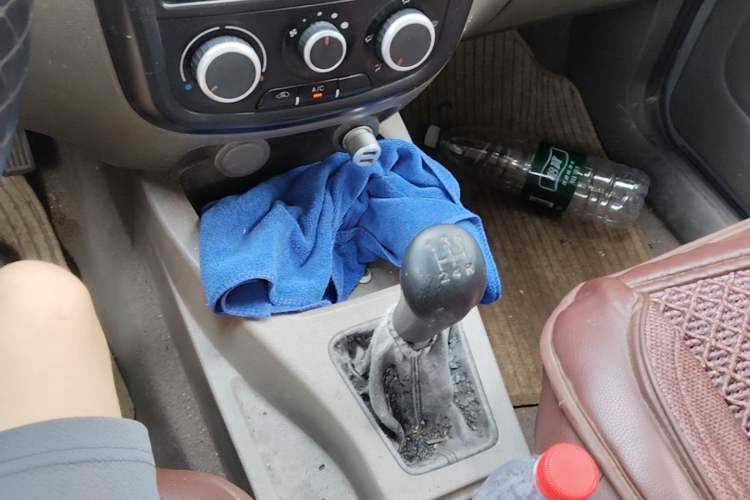 Used Wuling Rongguang V 2016 1.5L Practical Version Gear Lever