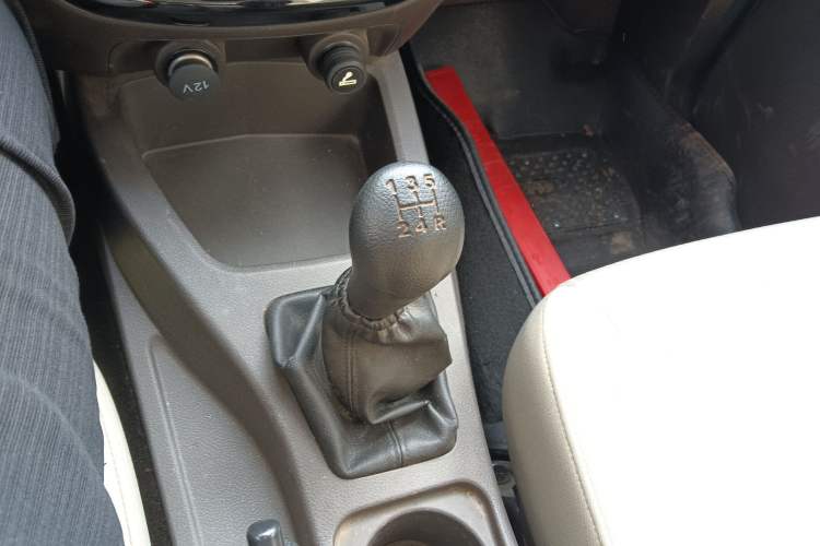 Used Wuling Rongguang V 2016 1.5L Standard Version Gear Lever