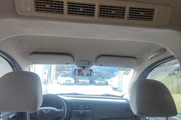 Used Wuling Rongguang V 2016 1.5L Standard Version Headliner