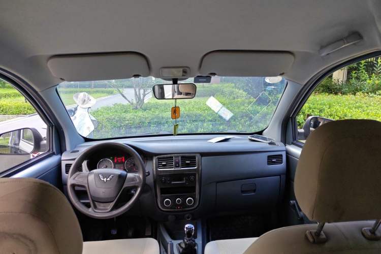 Used Wuling Rongguang V 2016 1.5L Practical Version Non-Power-Assisted Headliner