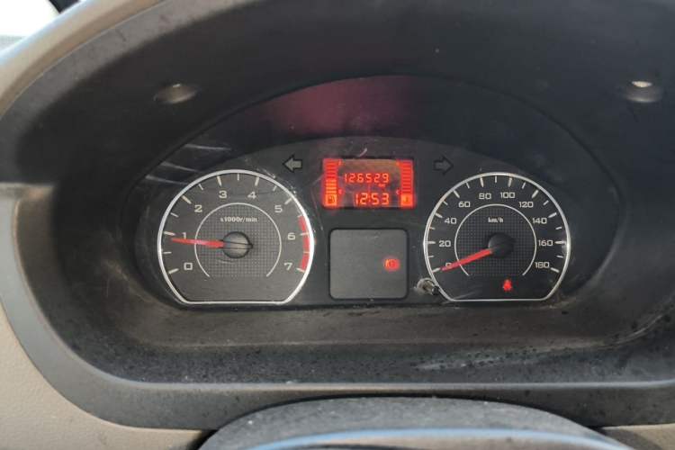 Used Wuling Rongguang V 2016 1.5L Practical Version Instrument Cluster
