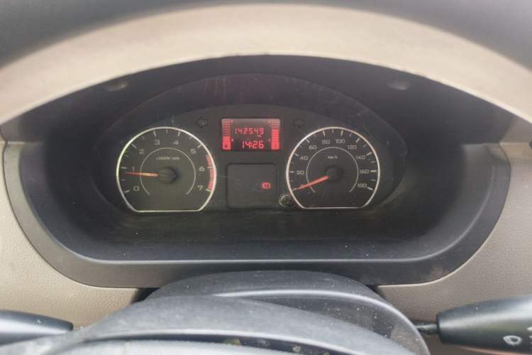 Used Wuling Rongguang V 2016 1.5L Practical Version Non-Power-Assisted Instrument Cluster