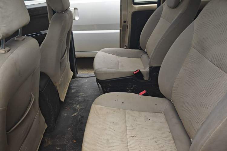Used Wuling Rongguang V 2016 1.5L Standard Version Interior 1