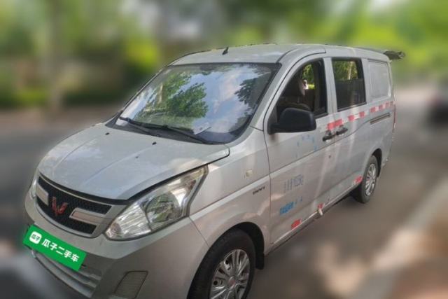 Used Wuling Rongguang V Wuling Rongguang V, 1.5-liter engine, four seats, gasoline-powered, enclosed cargo compartment