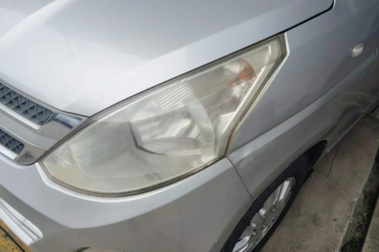 Used Wuling Rongguang V 2016 1.5L Standard Version Left Front Headlight