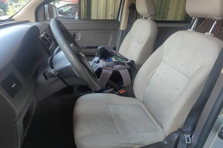 Used Wuling Rongguang V 2016 1.5L Standard Version Left Front Seat