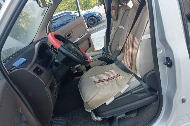 Used Wuling Rongguang V 2016 1.5L Standard Version Left Front Seat