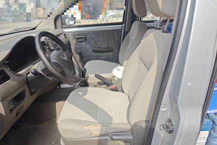 Used Wuling Rongguang V 2016 1.2L Practical Version Left Front Seat