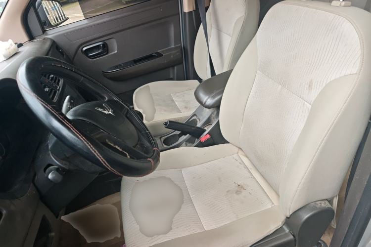 Used Wuling Rongguang V 2016 1.5L Practical Version Left Front Seat