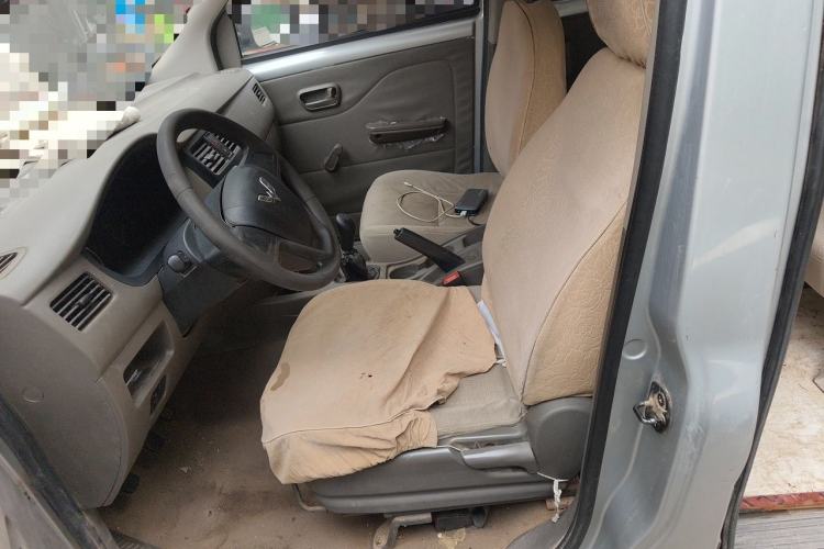 Used Wuling Rongguang V 2016 1.5L Practical Version Non-Power-Assisted Left Front Seat