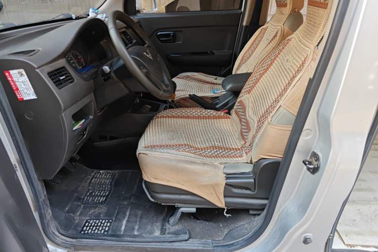Used Wuling Rongguang V 2016 1.5L Standard Version Left Front Seat