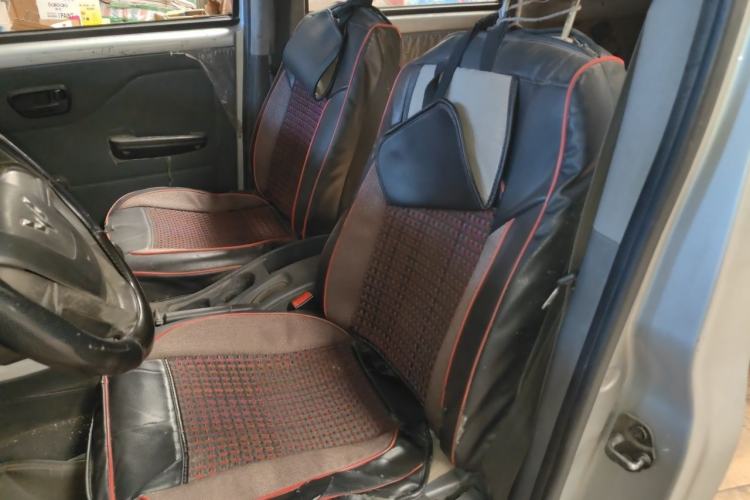 Used Wuling Rongguang V 2016 1.2L Practical Model Non-Power-Assisted Left Front Seat