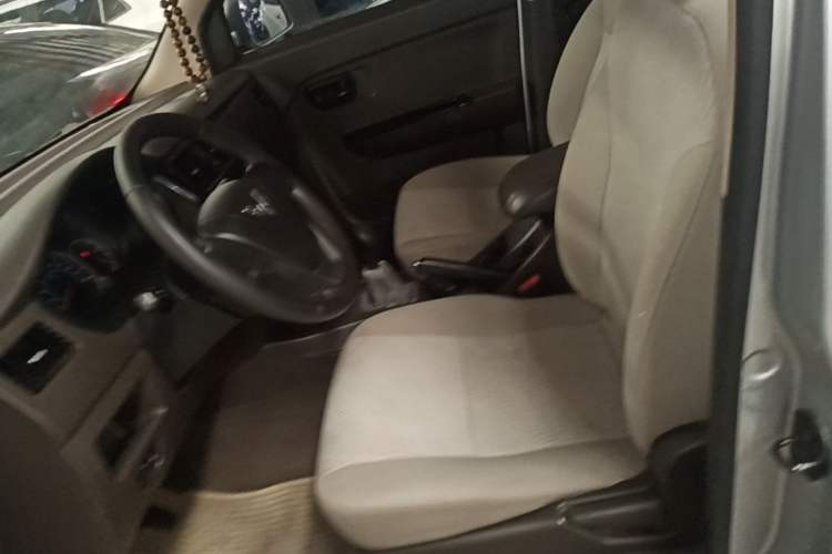 Used Wuling Rongguang V 2016 1.5L Standard Version Left Front Seat