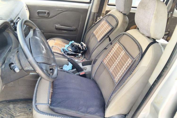 Used Wuling Rongguang V 2016 1.2L Practical Model Non-Power-Assisted Left Front Seat