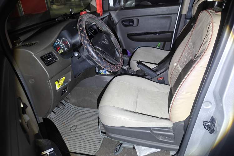 Used Wuling Rongguang V 2016 1.5L Standard Version Left Front Seat