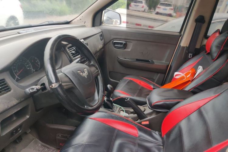 Used Wuling Rongguang V 2016 1.5L Standard Version Left Front Seat
