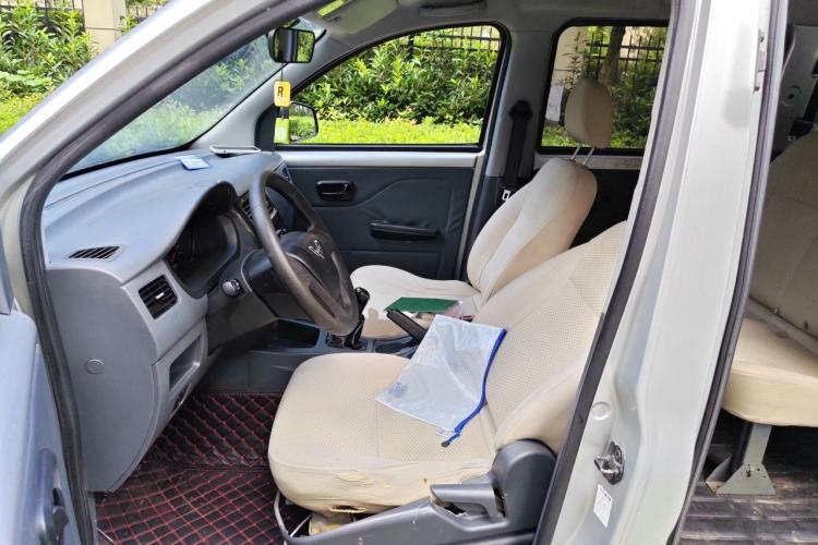 Used Wuling Rongguang V 2016 1.5L Practical Version Non-Power-Assisted Left Front Seat