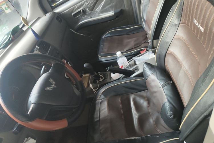 Used Wuling Rongguang V 2016 1.2L Practical Version Left Front Seat