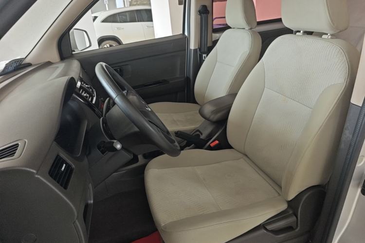 Used Wuling Rongguang V 2016 1.5L Standard Version Left Front Seat
