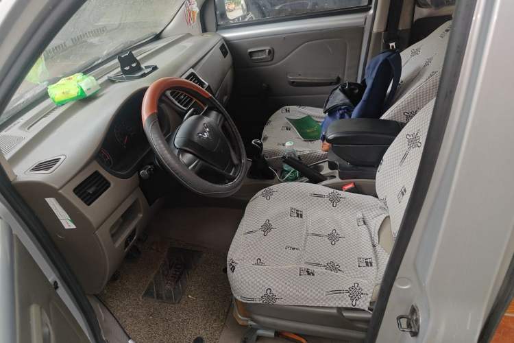 Used Wuling Rongguang V 2016 1.2L Practical Version Left Front Seat