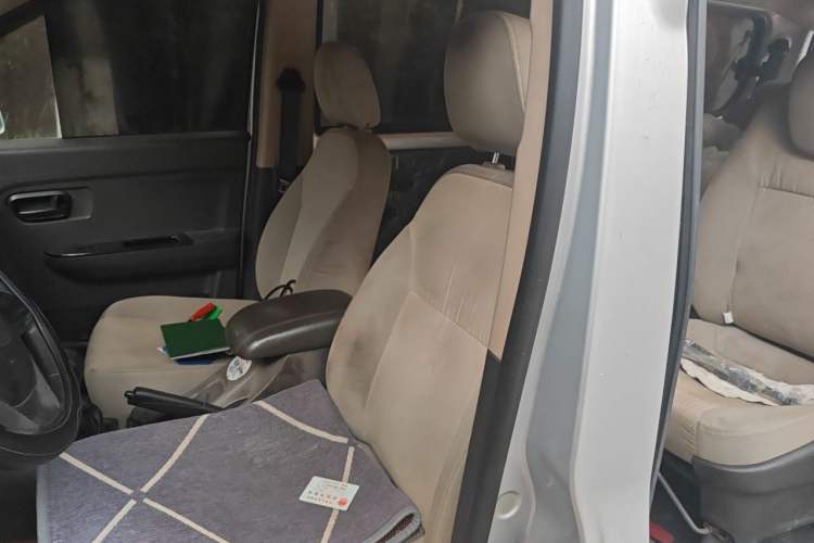 Used Wuling Rongguang V 2016 1.5L Standard Version Left Front Seat