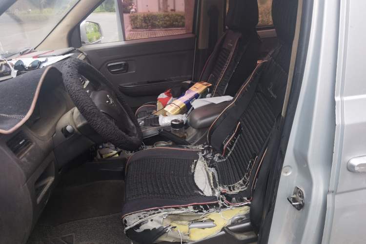Used Wuling Rongguang V 2016 1.2L Standard Version Left Front Seat