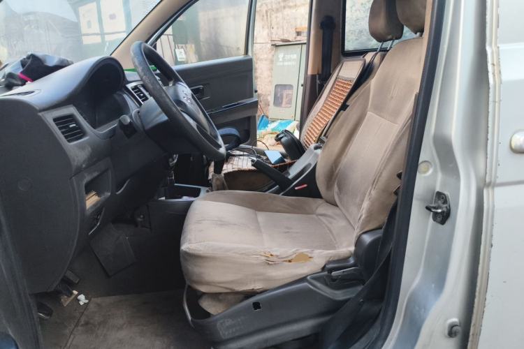 Used Wuling Rongguang V 2016 1.5L Standard Version Left Front Seat
