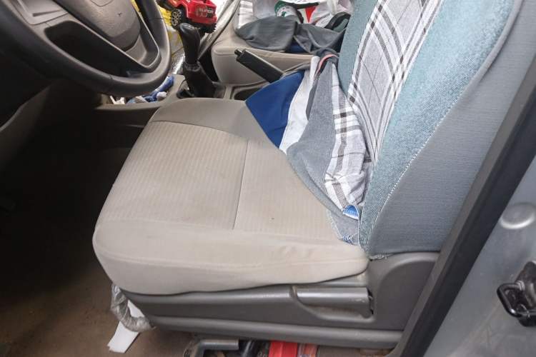 Used Wuling Rongguang V 2016 1.2L Practical Version Left Front Seat