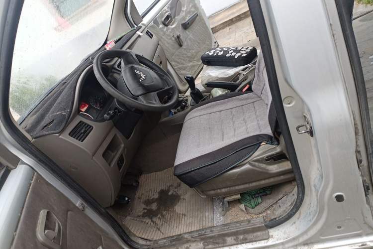 Used Wuling Rongguang V 2016 1.2L Practical Version Left Front Seat